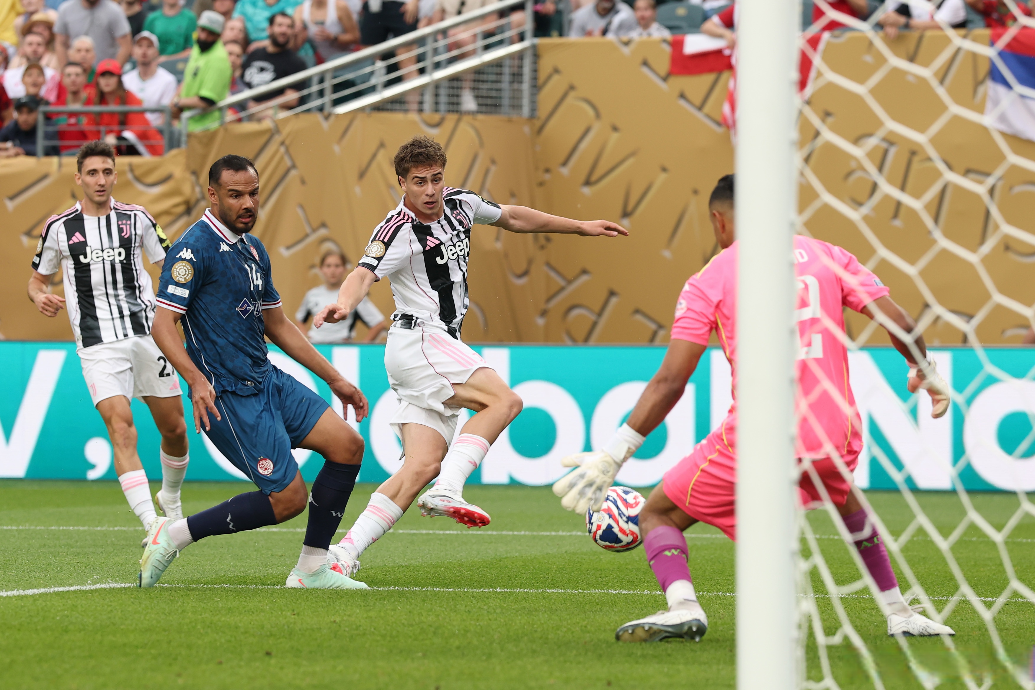 爱游戏官方网站-集结日尤文图斯备战全明星赛，官宣签约细节曝光，话题不断，临场指挥获称赞的简单介绍