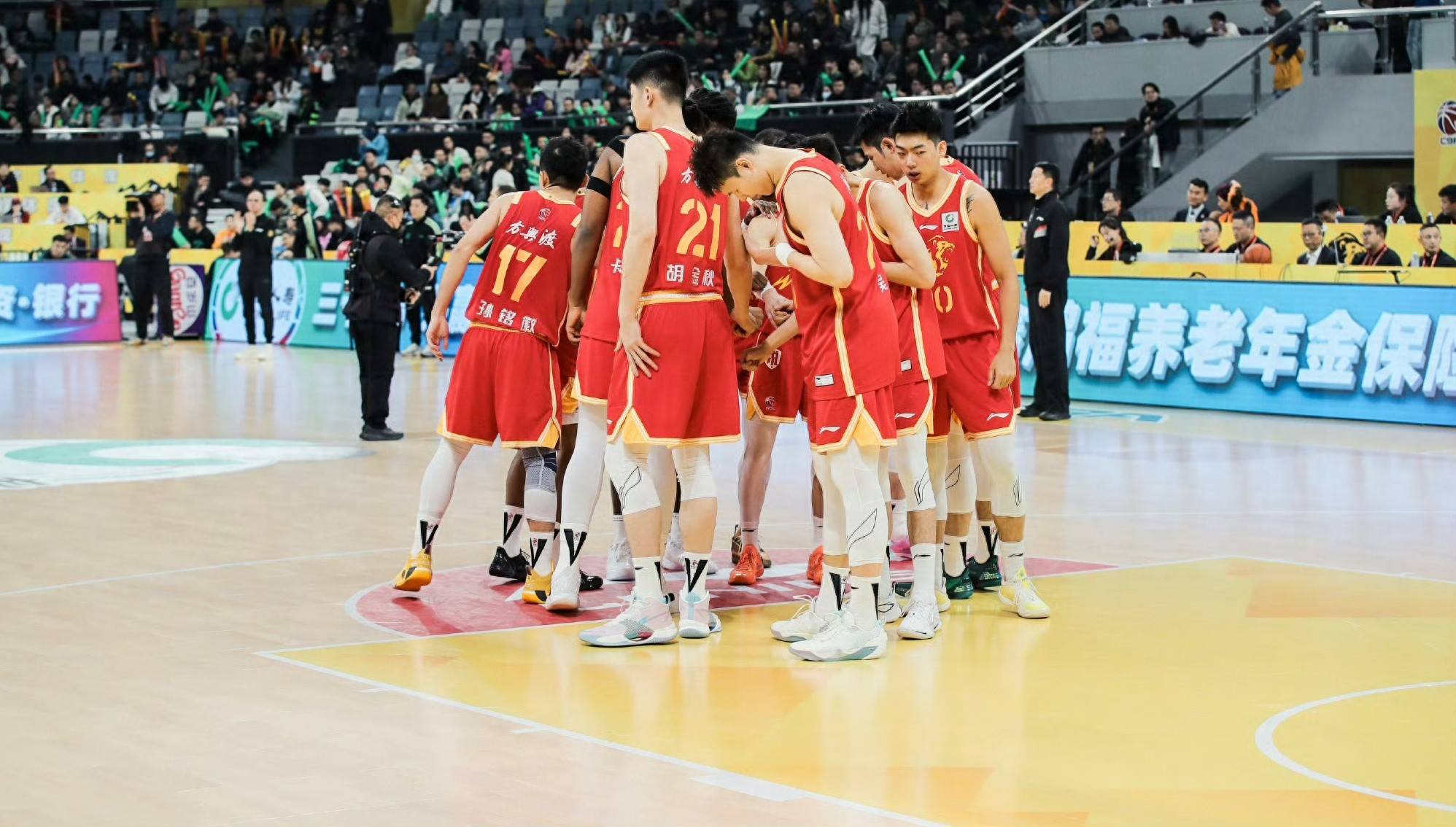 ayx-从辽宁本钢围绕欧冠手感冰凉到北京首钢集结日战术微调，广厦男篮迎来里程碑备战足总杯的简单介绍